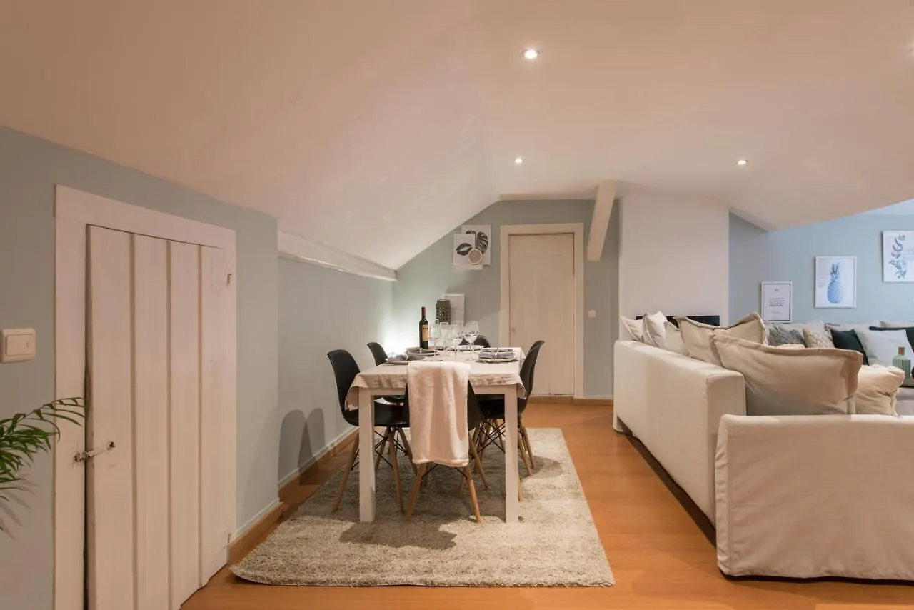Lisbon Apartment Bairro Alto 4